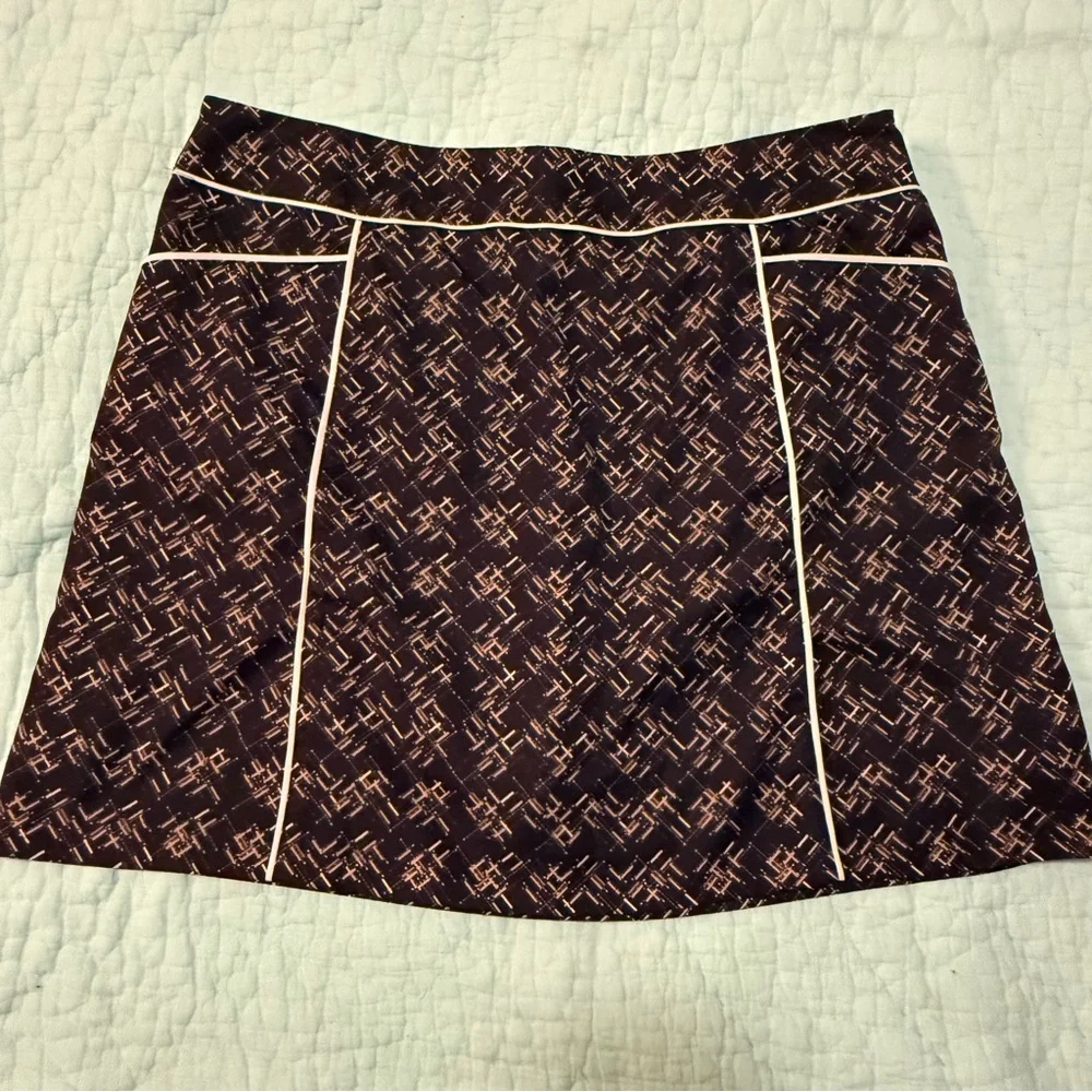 Izod Black and White A-Line Skort - Picture 3 of 13